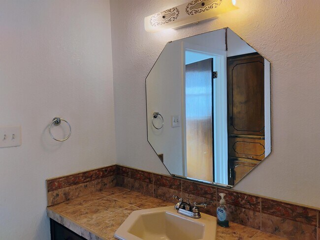 Building Photo - 322 Enchanted Way