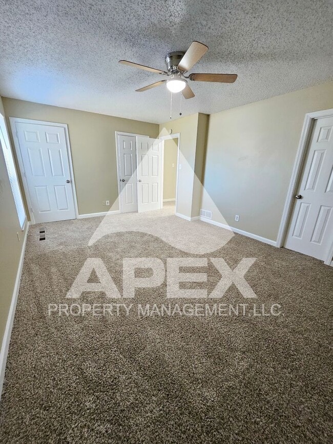 Building Photo - MOVE-IN SPECIAL, $1 RENT!! - Nice 2Bd - 1.5 Ba. Town House in West Knox off Cedar Bluff!