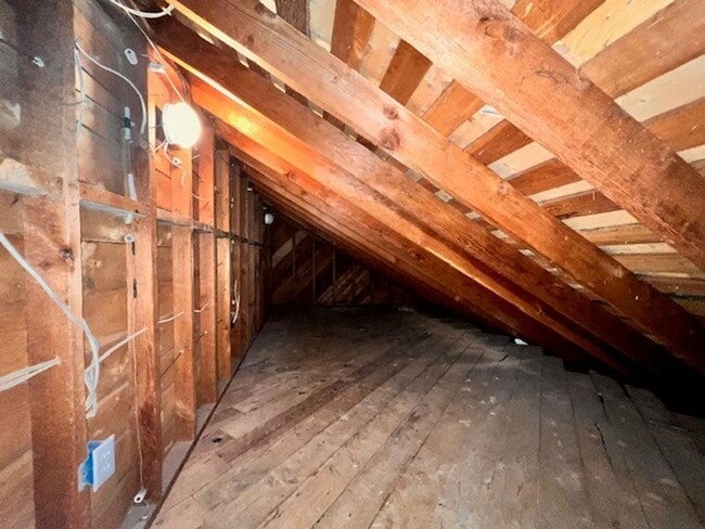 Building Photo - 1416