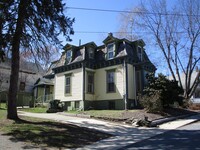 Building Photo - 3 Bedroom Victorian home near the center t...