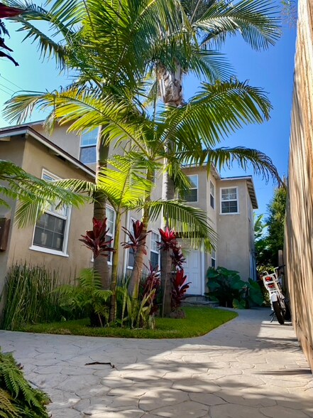 Primary Photo - 11647 Ayres Ave