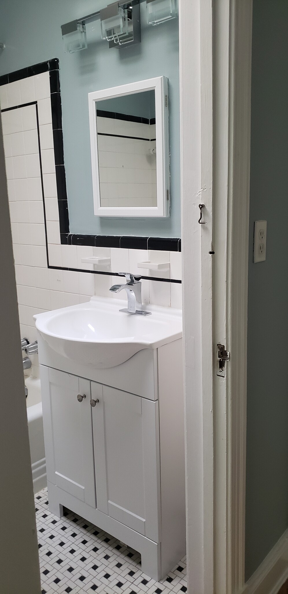 Upstairs bathroom - 2226 Observatory Plz NW