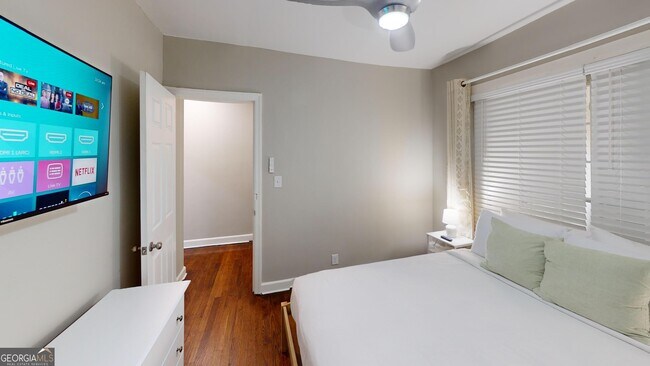 Building Photo - 1114 Fayetteville Rd SE