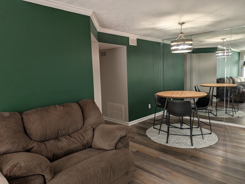 Building Photo - 1302 Natchez Trce