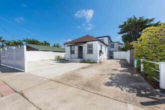 Building Photo - Magnolia Ave Apartments | Pacific Beach – Near the Coast