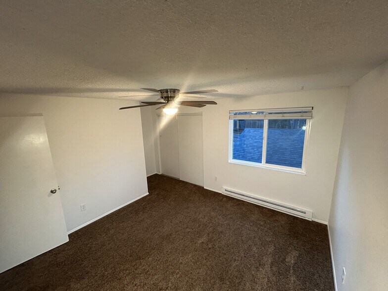 Master bedroom - 6470 SW 192nd Ave