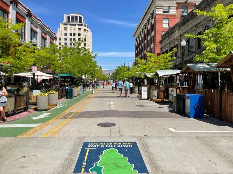 Building Photo - 851 W Front St