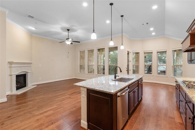 Building Photo - 208 Maxwell Way