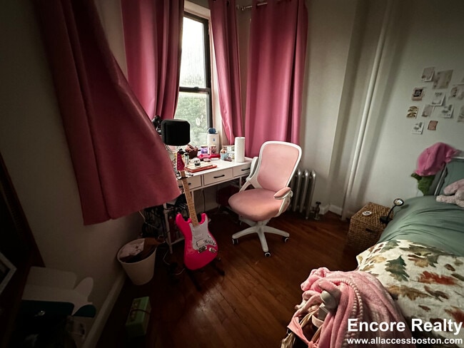 Building Photo - 38 Hemenway St