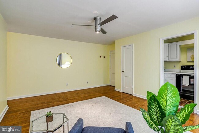 Building Photo - 4004 Beecher St NW