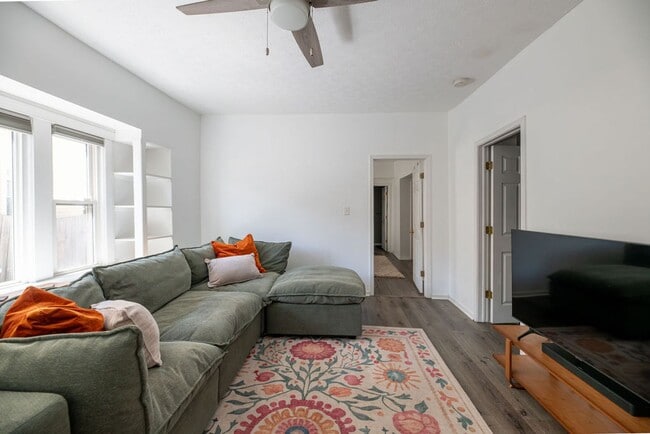 Building Photo - Prime Tremont Location | 2BR with Yard & Parking