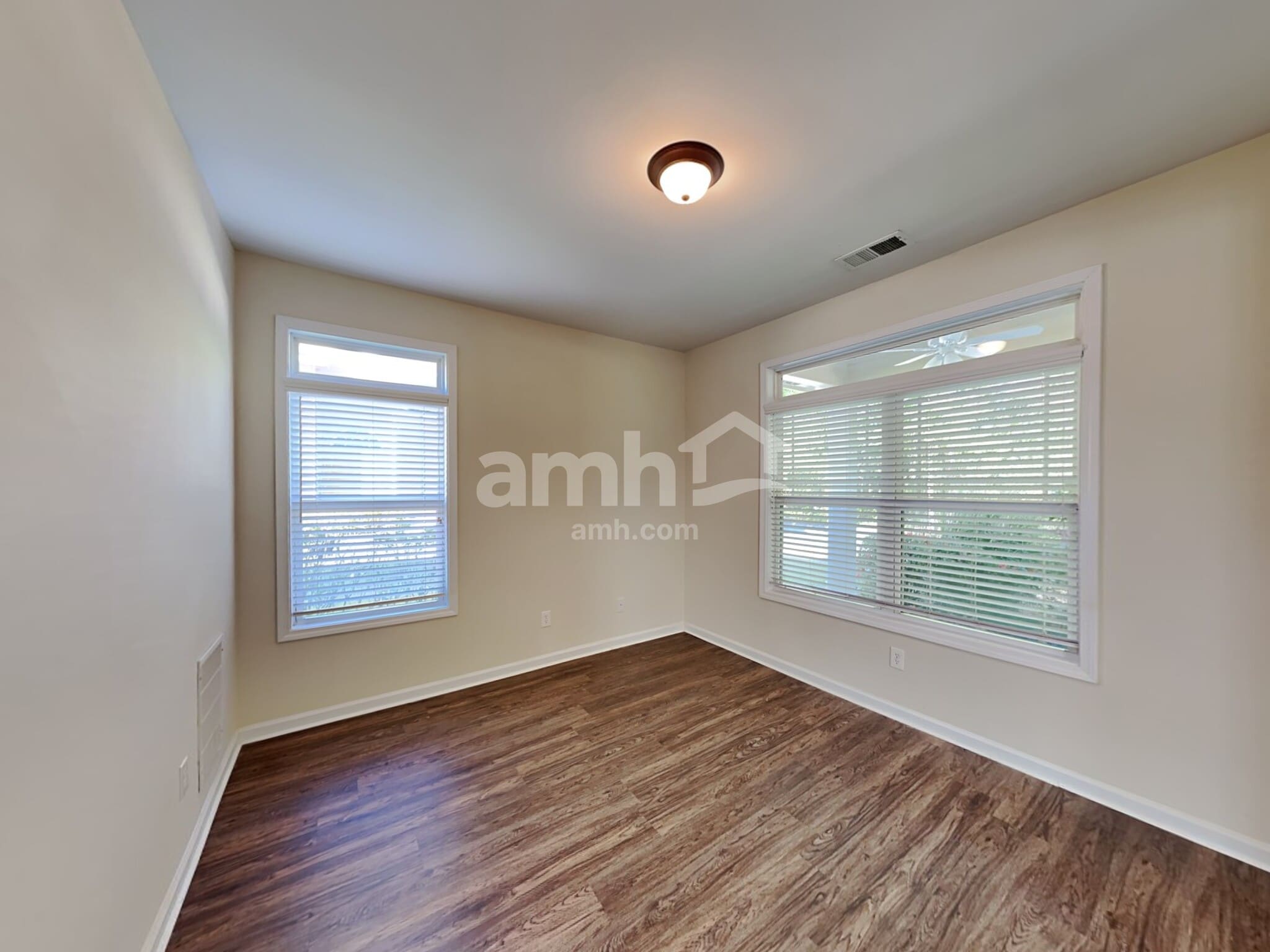 Building Photo - 302 Harmony Lake Dr