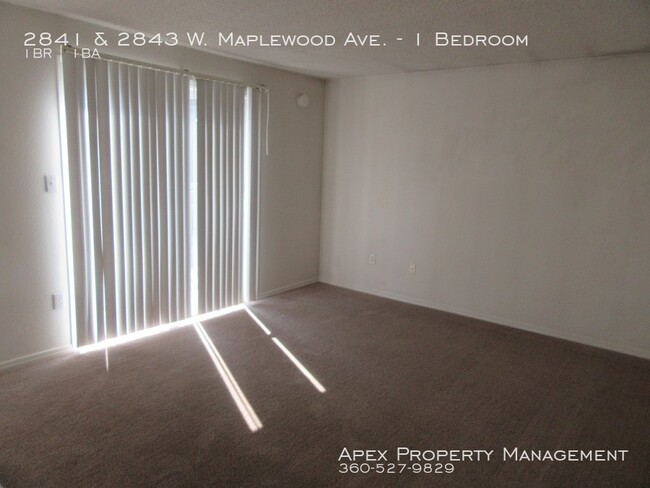 Building Photo - 2843-2843 W Maplewood Ave