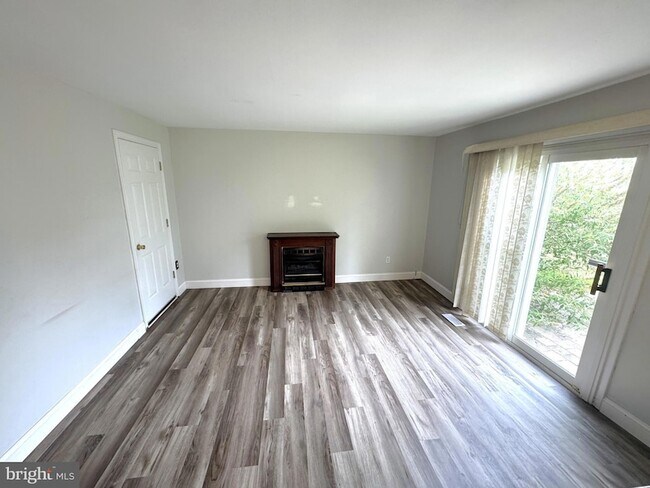 Building Photo - 310 Fish Pond Rd