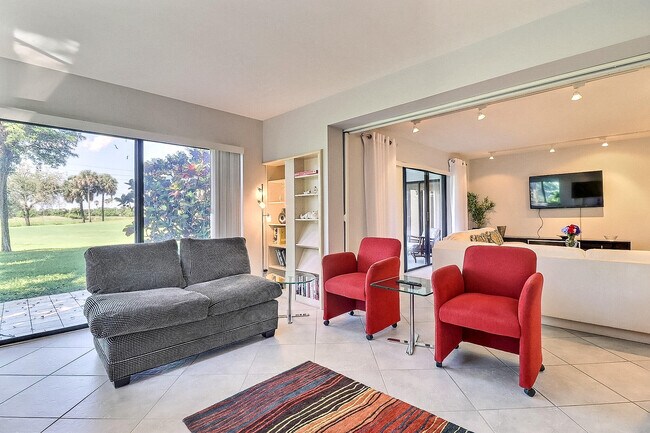 Building Photo - 5172 Fountains Dr S