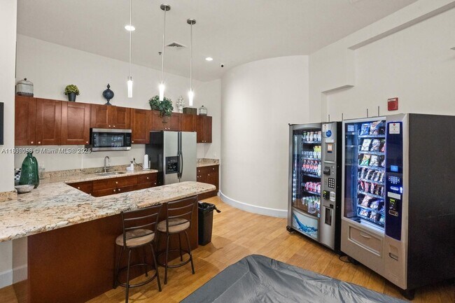 Building Photo - 1830 Radius Dr
