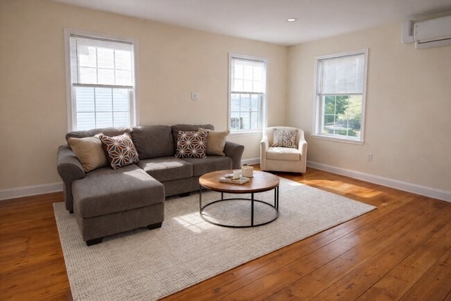 Building Photo - 106 N Franklin St