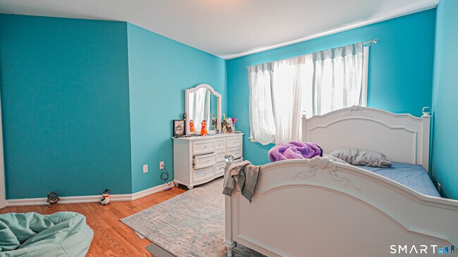 Building Photo - 76 Hickory Hill Dr