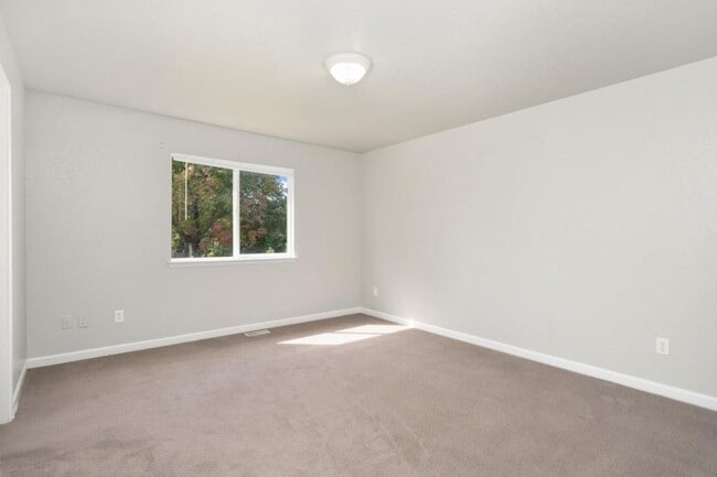 Building Photo - 101 Whitney Bay