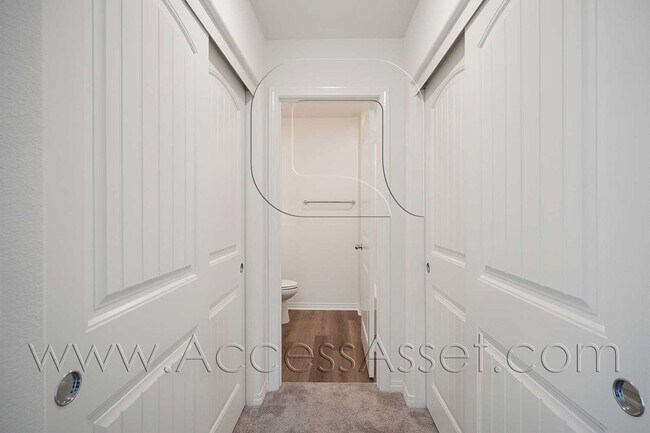 Building Photo - Stylish 2 Bed + 2.5 Bath Townhome in Murrieta