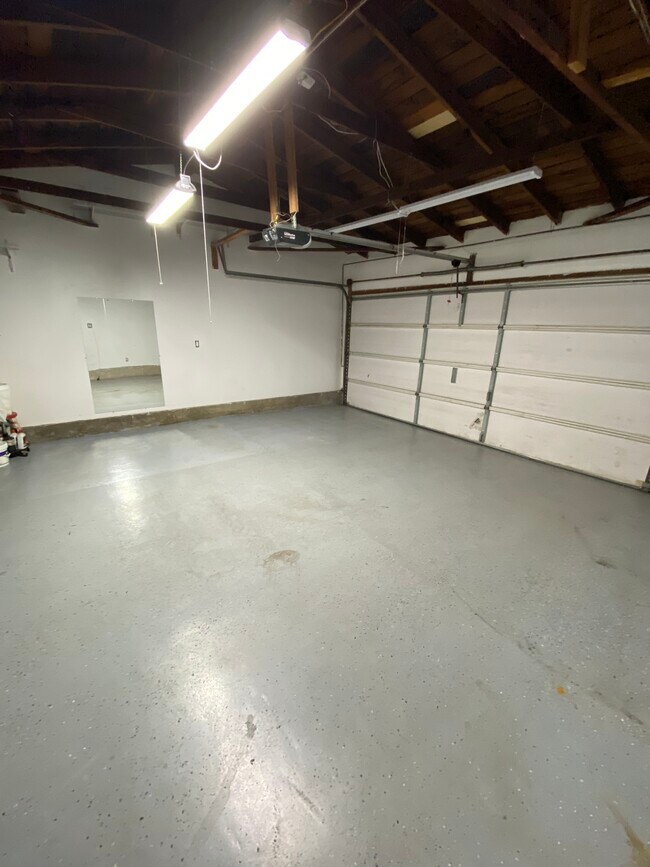 2 car direct access garage - 8561 Cedar Dr
