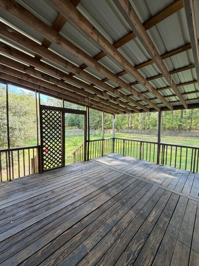 Building Photo - 105 Demille Dr