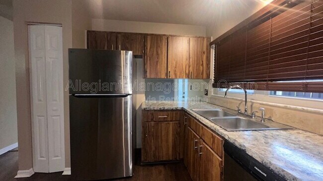 Building Photo - 507 Hunter Cir