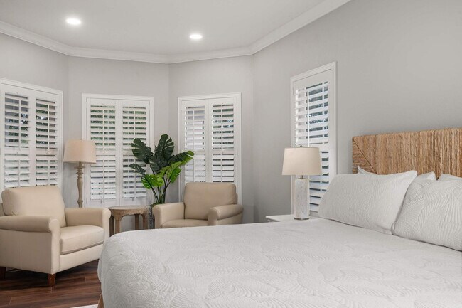 Building Photo - 1227 Radiant St