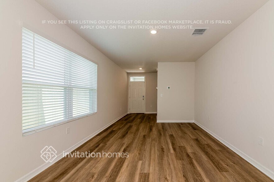 Building Photo - 8032 Majestic Palms Ct