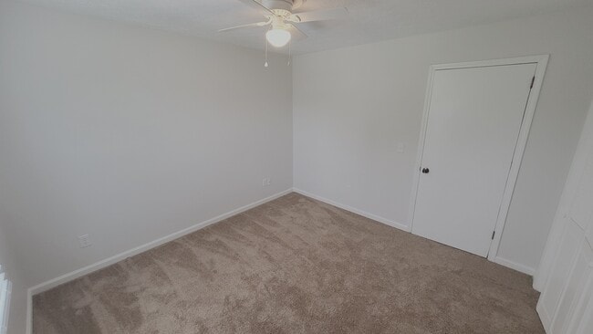 Building Photo - 301 Hickory Pl