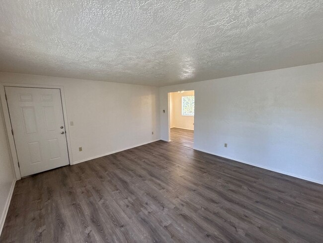 Building Photo - 1594 Tripp St SE