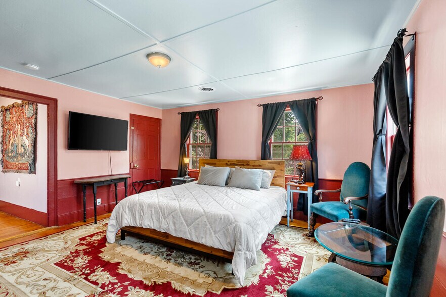 Building Photo - 25 Becket St