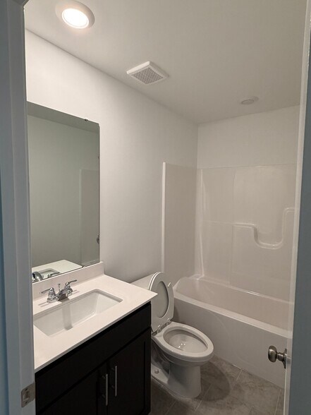 Building Photo - 3602 Elm Grv Ln