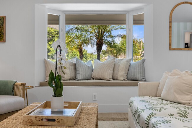 Building Photo - 1096 SW 27th Ave