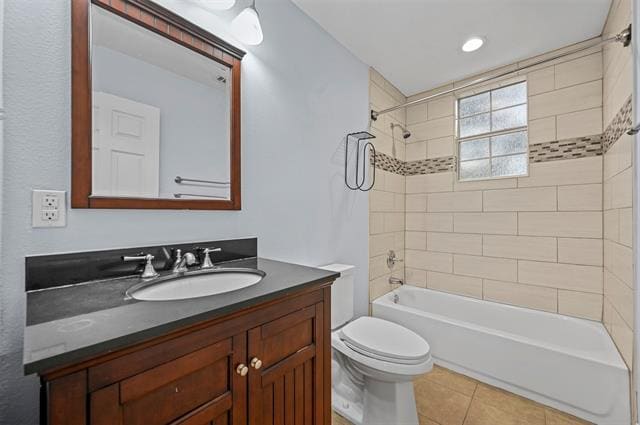 Building Photo - 420 E 9th St