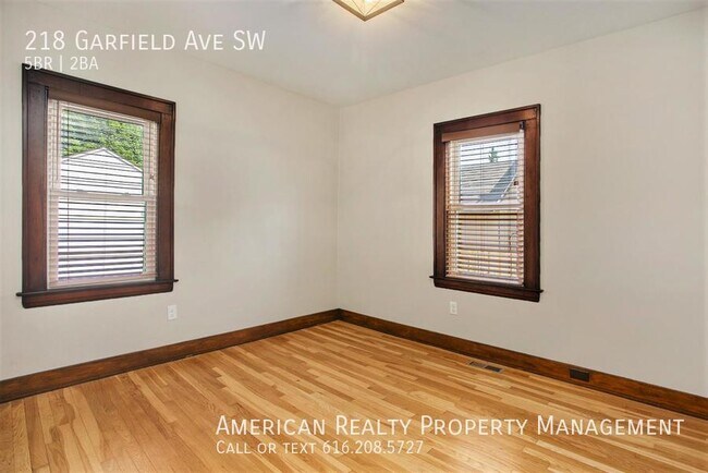Building Photo - 218 Garfield Ave SW