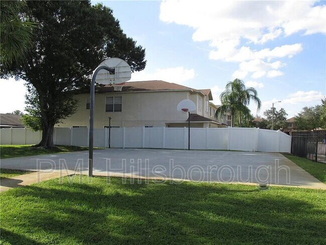 Building Photo - 914 Burlwood St