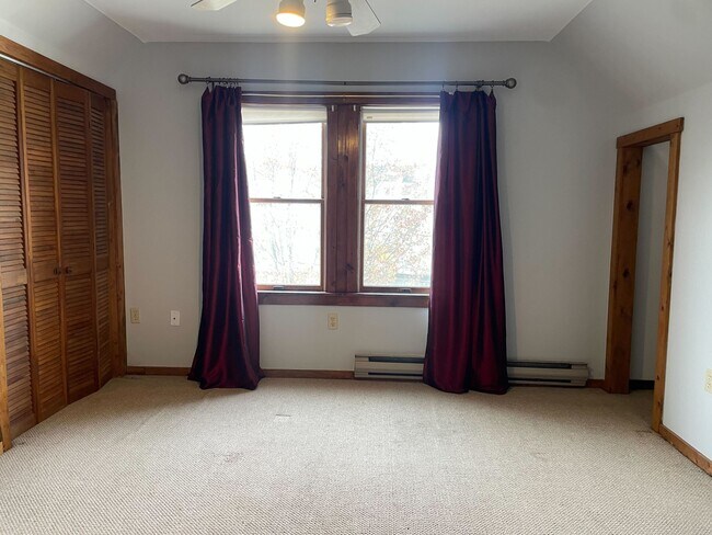 Building Photo - 156 Fair St