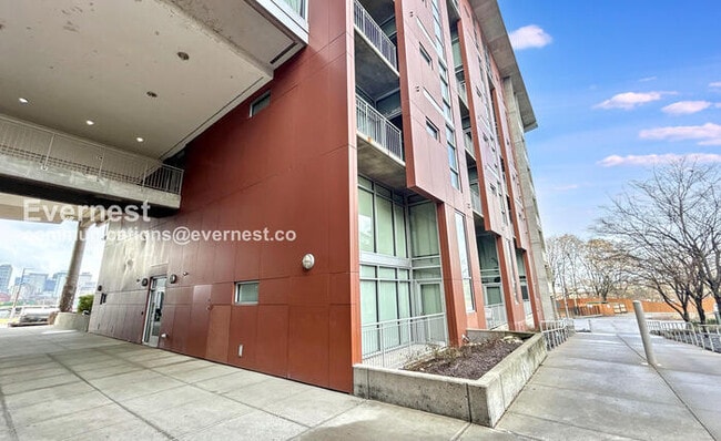 Building Photo - 2115 Yeaman Pl