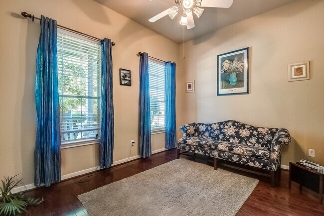 Building Photo - 18318 Hampton Hills Dr