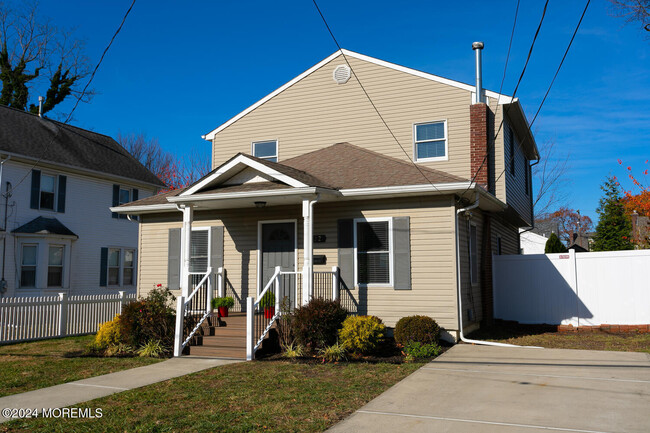 Building Photo - 22 Carpenter St