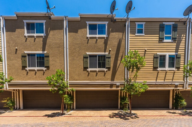 Building Photo - 7225 N Cedar Rd