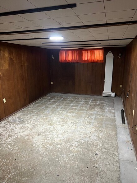 Building Photo - 17408 Invermere Ave