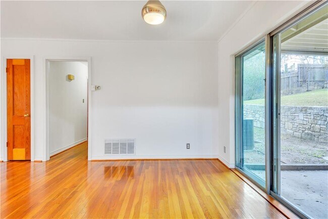 Building Photo - 2300 Rebel Rd