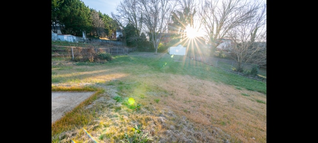 Building Photo - 1145 Lindsay St