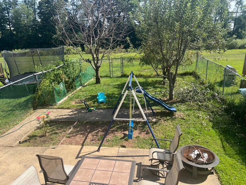 Building Photo - 15139 Beverly Dr