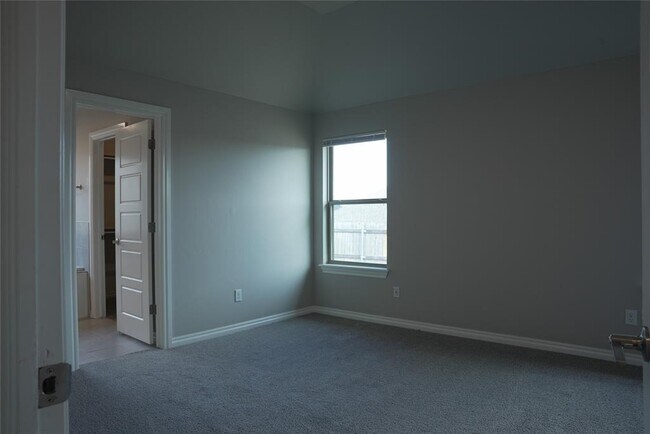 Building Photo - 5216 Bing Cir