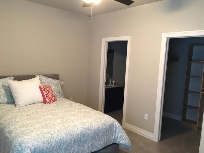 Building Photo - 2790 E 45th St N