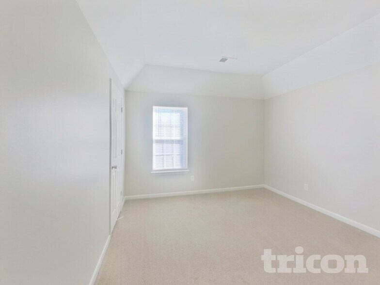 Building Photo - 5506 Linda Vista Ln