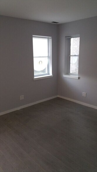 Master Bedroom - 825 S Campbell ave